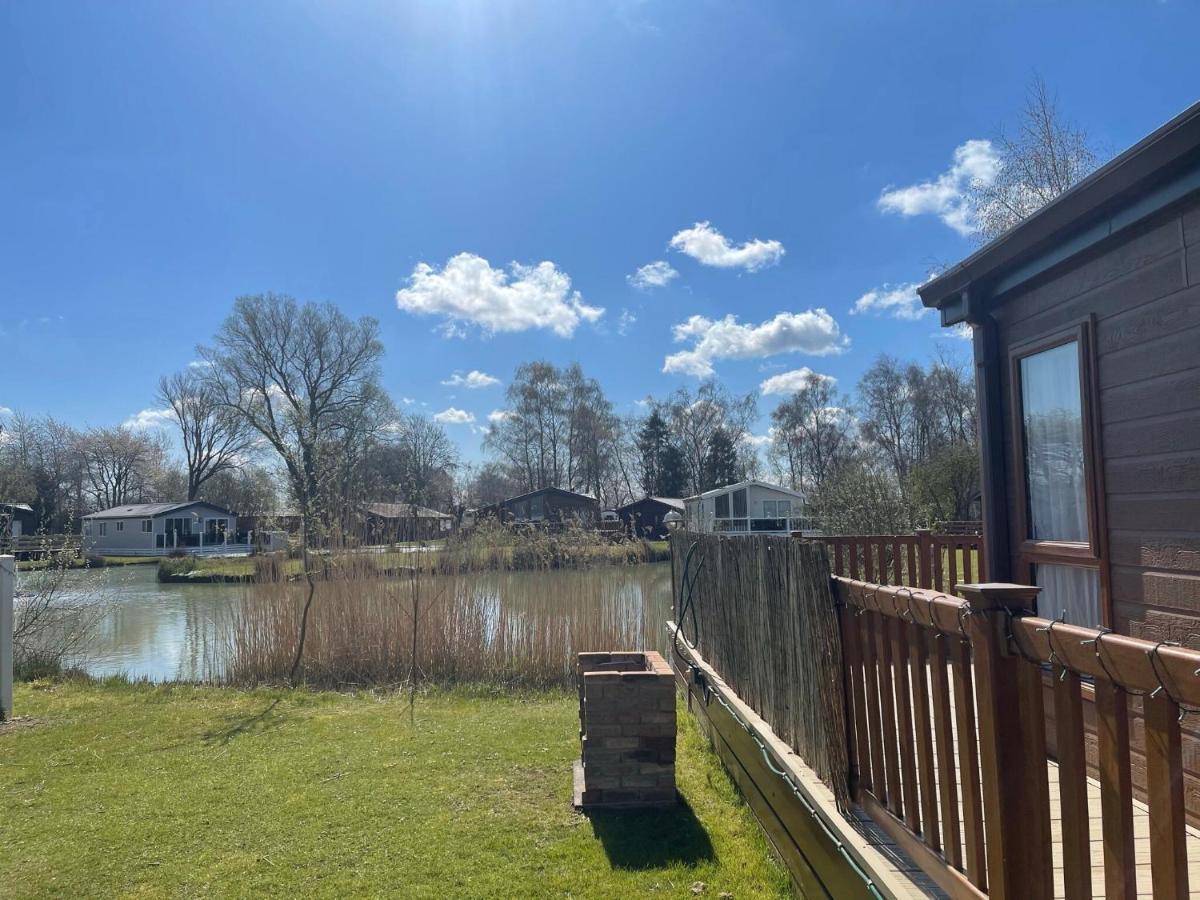 Luxury Lakeside Lodge L1 With Hot Tub Situated At Tattershall Lakes Country Park Luaran gambar