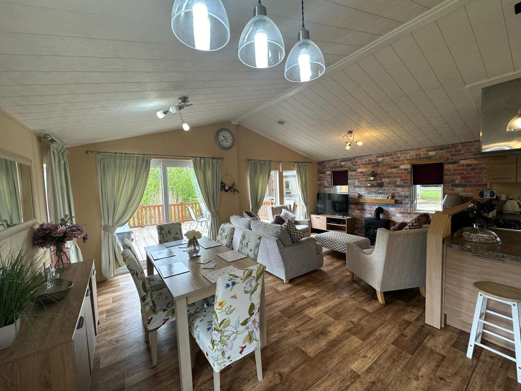 Luxury Lakeside Lodge L1 With Hot Tub Situated At Tattershall Lakes Country Park Luaran gambar