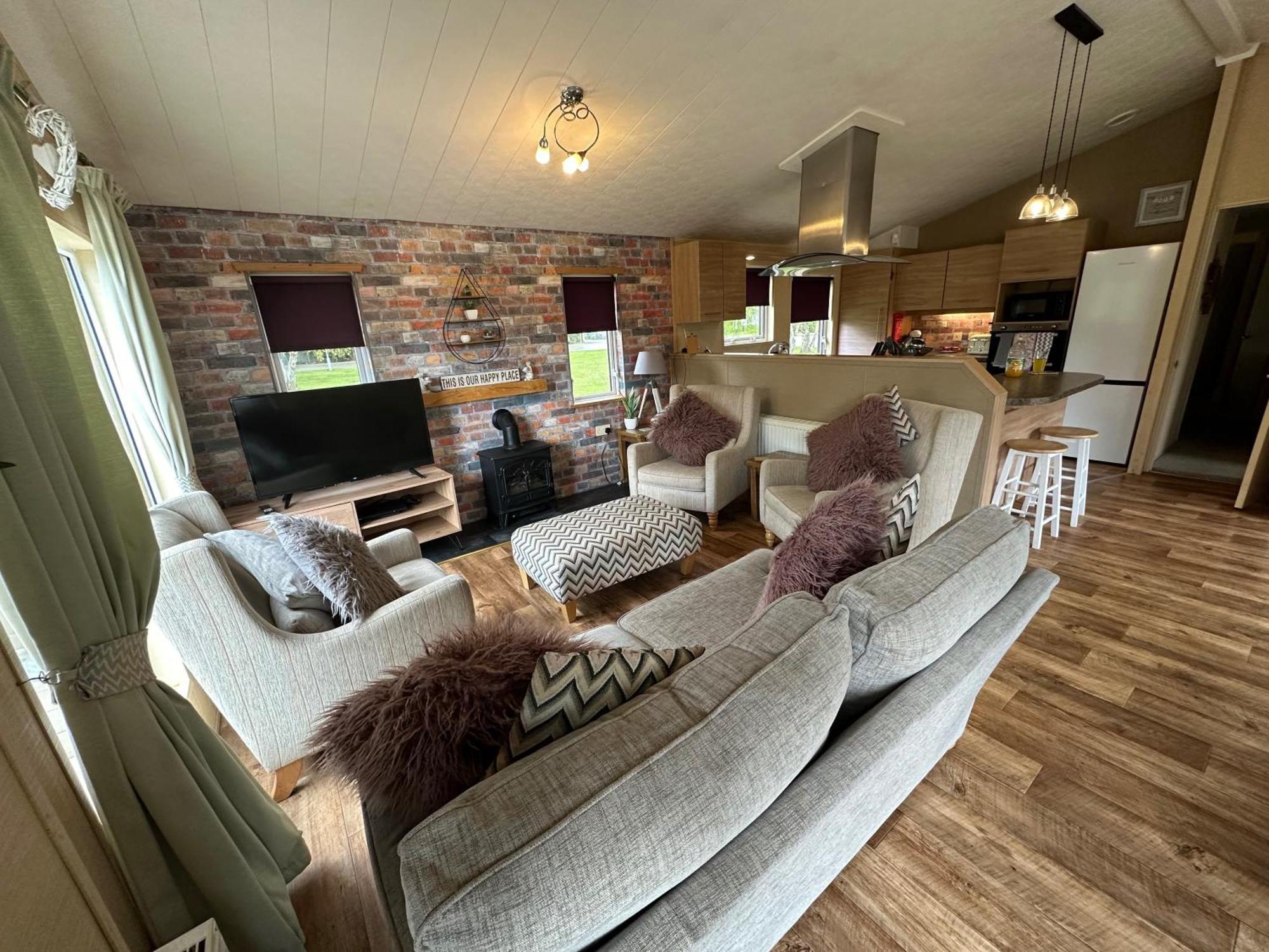 Luxury Lakeside Lodge L1 With Hot Tub Situated At Tattershall Lakes Country Park Luaran gambar